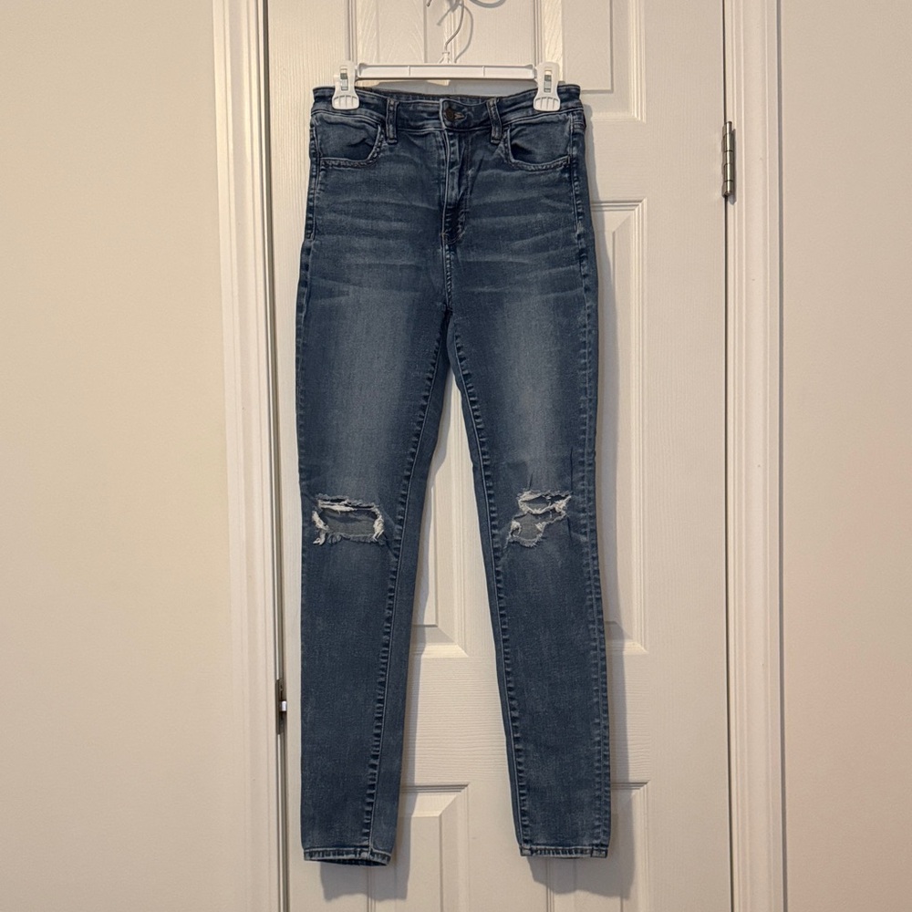 American Eagle Women’s High-Rise Distressed Skinny Jeans